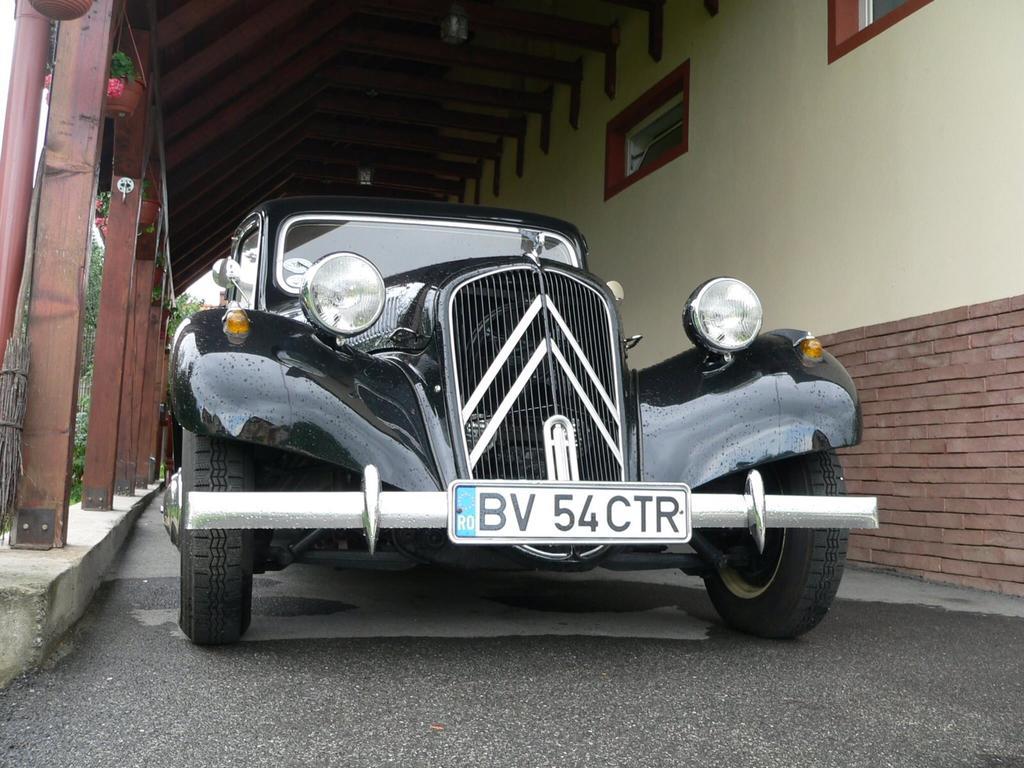 Vila Old Cars Cristian  Exterior foto